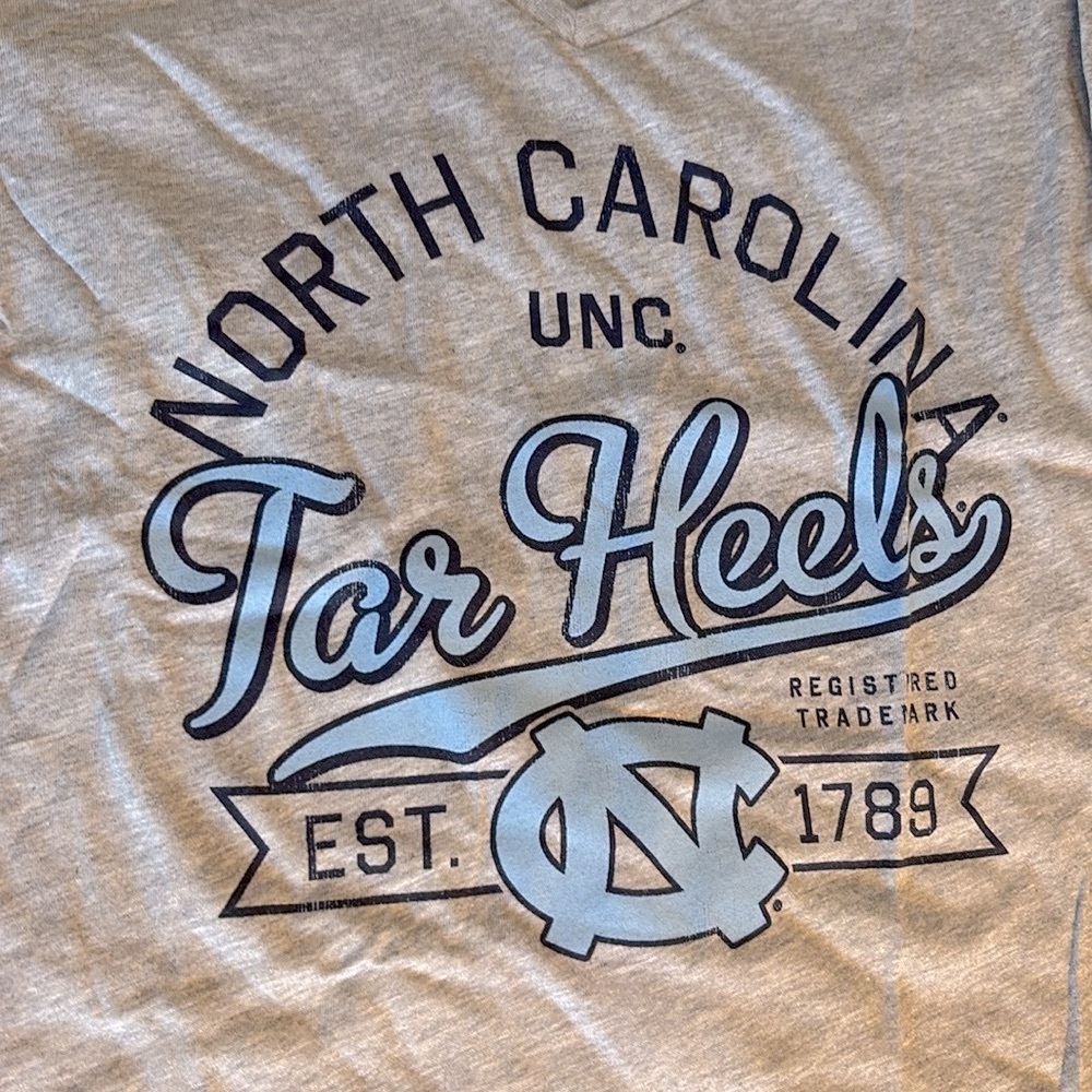 NWT [Champion] North Carolina Tar Heels NCAA Long Sleeve Shirt Women's Sz Large - Picture 4 of 8